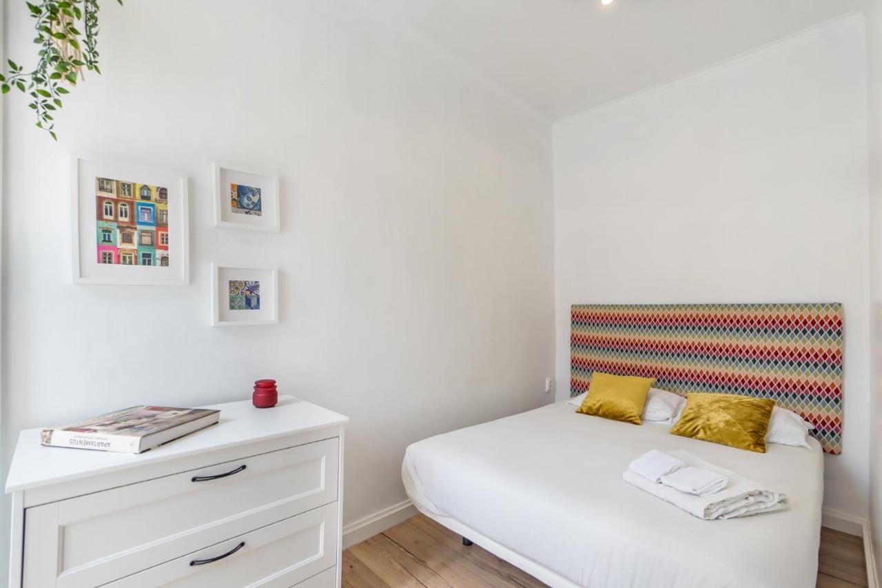 The Color Hostel Lisboa Extérieur photo