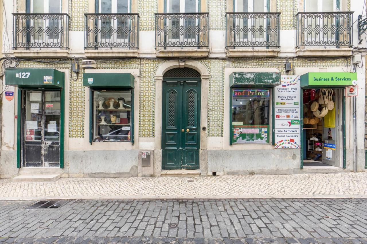 The Color Hostel Lisboa Extérieur photo