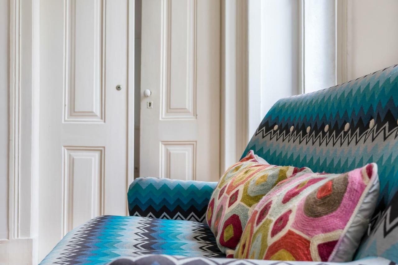 The Color Hostel Lisboa Extérieur photo