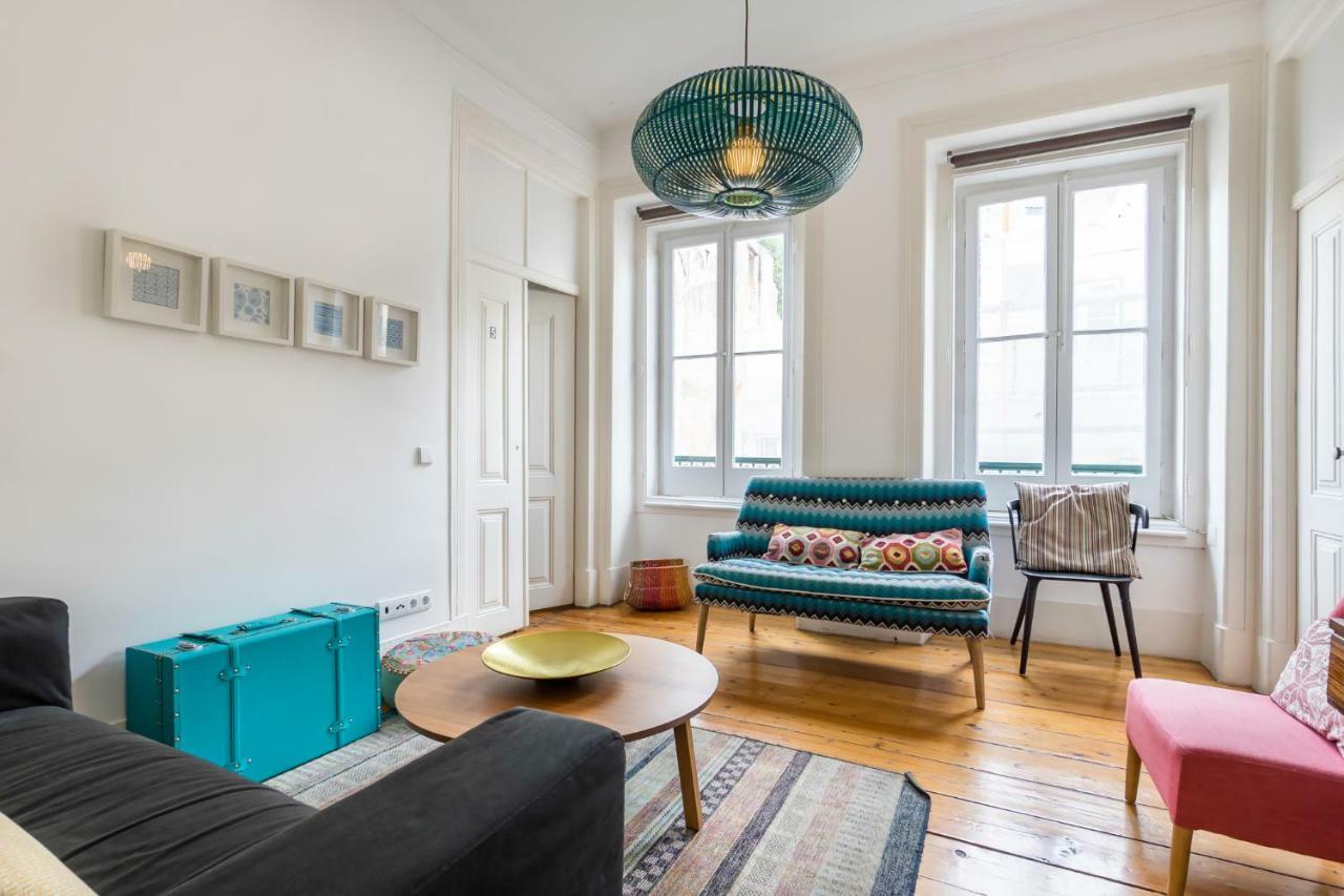 The Color Hostel Lisboa Extérieur photo